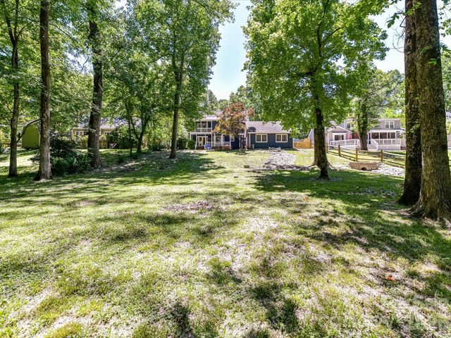 4308 Meadowridge Drive, Charlotte, NC 28226