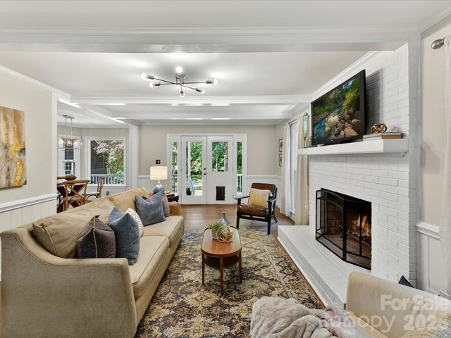 4308 Meadowridge Drive, Charlotte, NC 28226