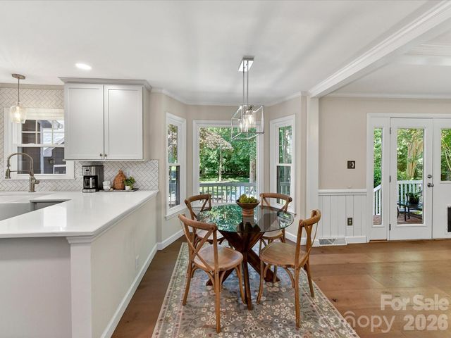 4308 Meadowridge Drive, Charlotte, NC 28226
