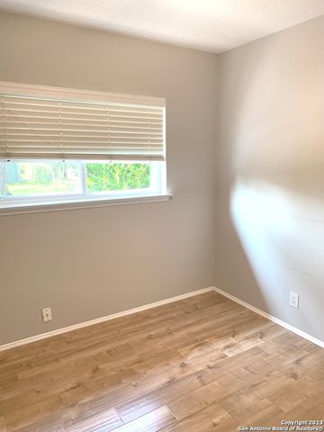 5511 Eaglewood St, San Antonio, TX 78233