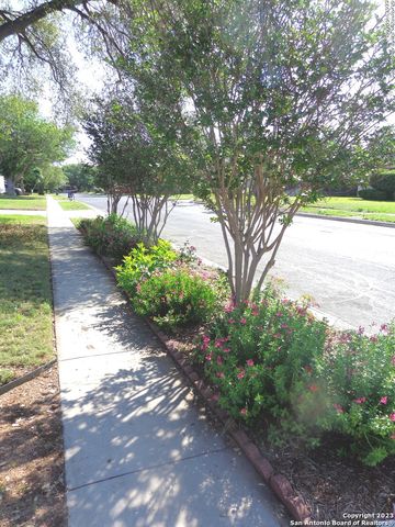 5511 Eaglewood St, San Antonio, TX 78233