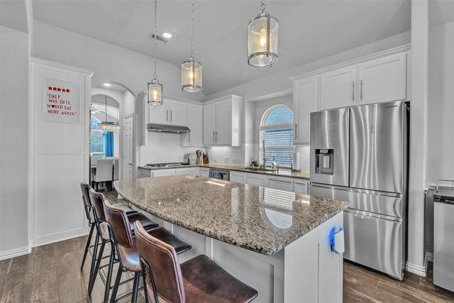 900 Netherfield Parkway, Mansfield, TX 76063