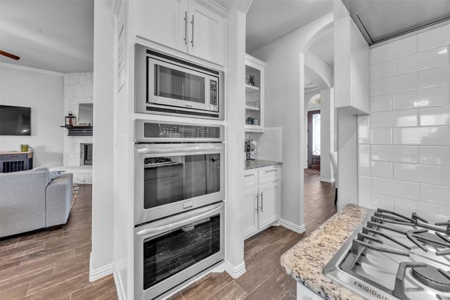 900 Netherfield Parkway, Mansfield, TX 76063