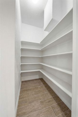 900 Netherfield Parkway, Mansfield, TX 76063