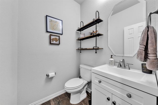 900 Netherfield Parkway, Mansfield, TX 76063