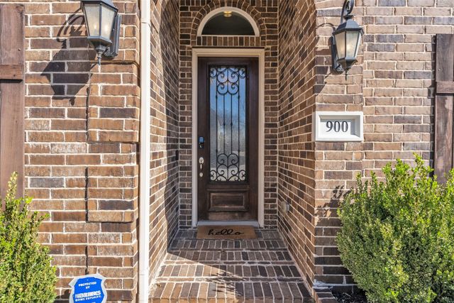 900 Netherfield Parkway, Mansfield, TX 76063