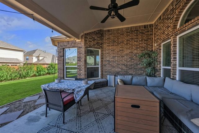 900 Netherfield Parkway, Mansfield, TX 76063