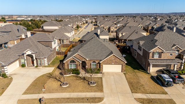 900 Netherfield Parkway, Mansfield, TX 76063