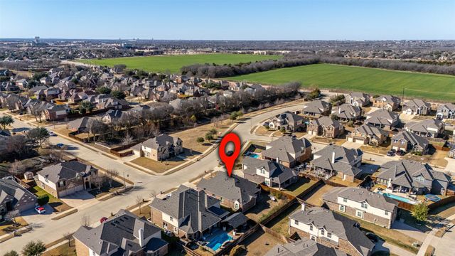 900 Netherfield Parkway, Mansfield, TX 76063