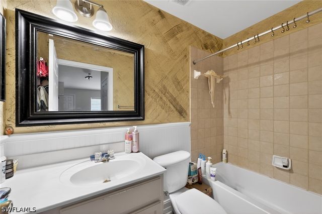14885 Pleasant Bay LN 201, Naples, FL 34119
