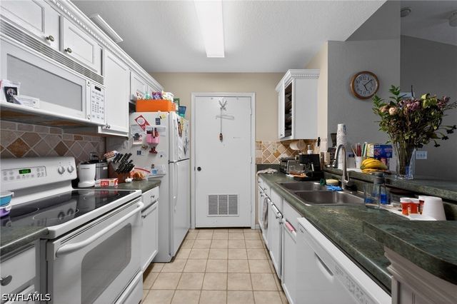 14885 Pleasant Bay LN 201, Naples, FL 34119