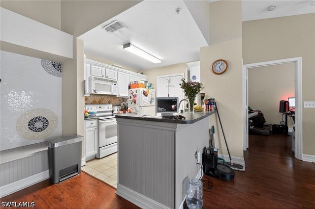 14885 Pleasant Bay LN 201, Naples, FL 34119