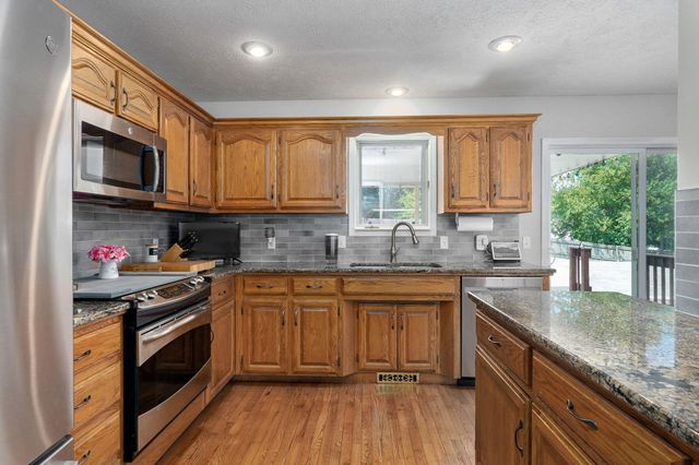 2019 North Preakness Drive, Nixa, MO 65714