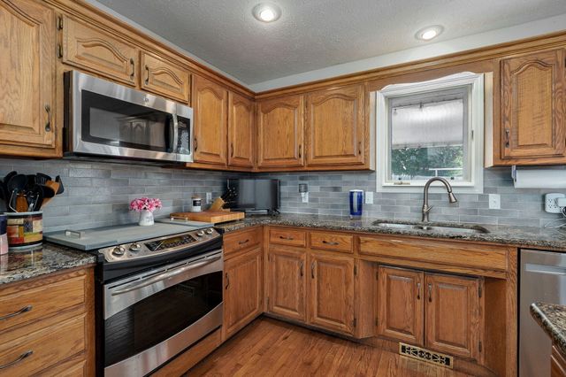 2019 North Preakness Drive, Nixa, MO 65714