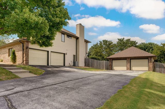 2019 North Preakness Drive, Nixa, MO 65714
