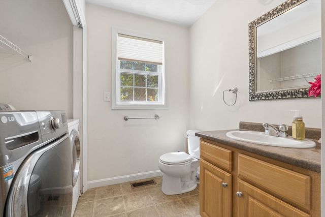 9 Perron Way, Lowell, MA 01854