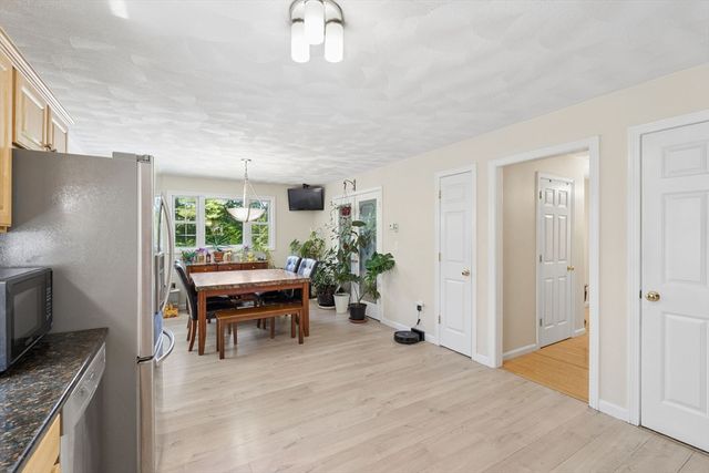 9 Perron Way, Lowell, MA 01854