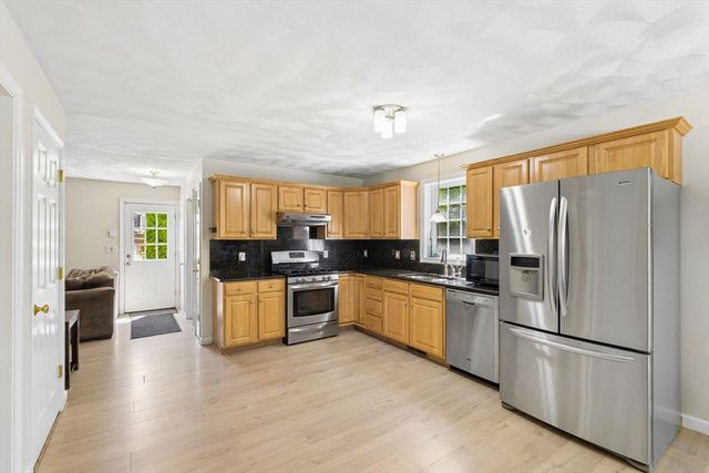 9 Perron Way, Lowell, MA 01854