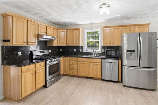 9 Perron Way, Lowell, MA 01854