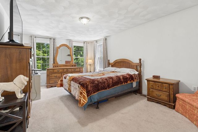 9 Perron Way, Lowell, MA 01854