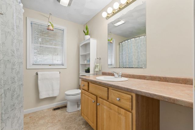 9 Perron Way, Lowell, MA 01854