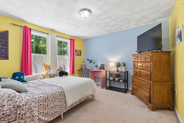 9 Perron Way, Lowell, MA 01854