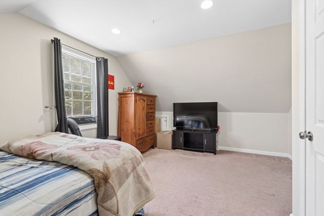 9 Perron Way, Lowell, MA 01854