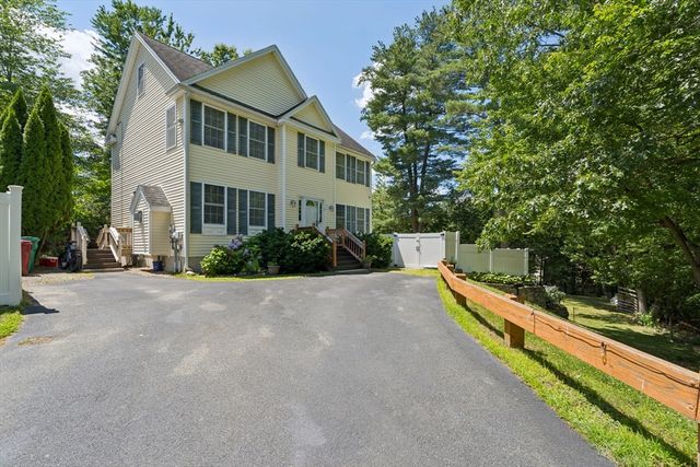 9 Perron Way, Lowell, MA 01854