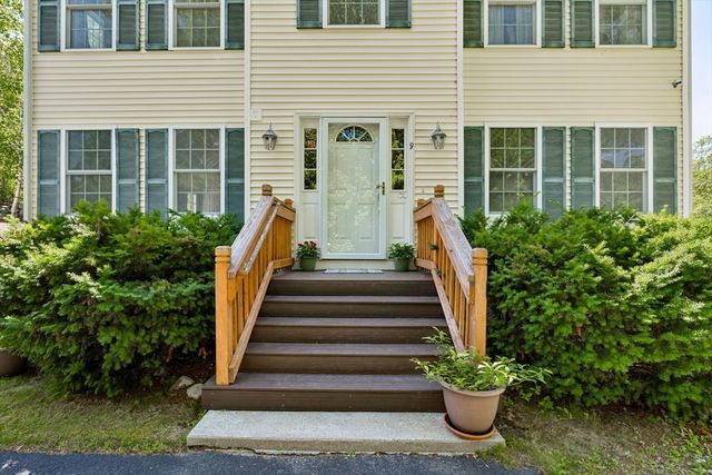 9 Perron Way, Lowell, MA 01854
