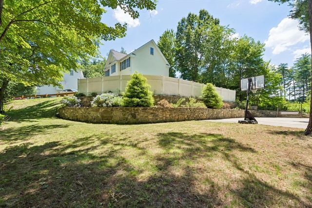 9 Perron Way, Lowell, MA 01854