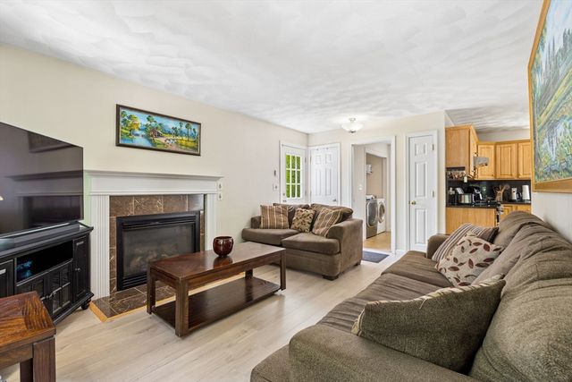 9 Perron Way, Lowell, MA 01854