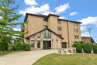 11020 S Keating Avenue 202, Oak Lawn, IL 60453