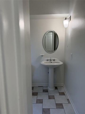 1025 Fountain View Drive, Houston, TX 77057