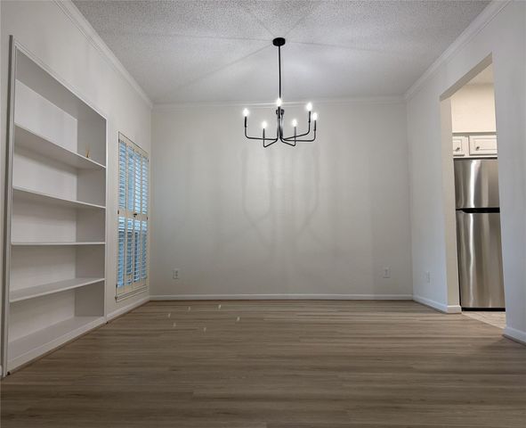 1025 Fountain View Drive, Houston, TX 77057