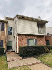 1025 Fountain View Drive, Houston, TX 77057