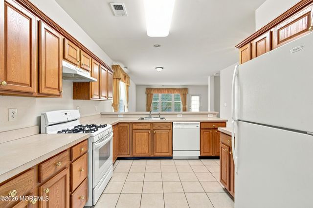 68 Stamford Drive, Jackson, NJ 08527