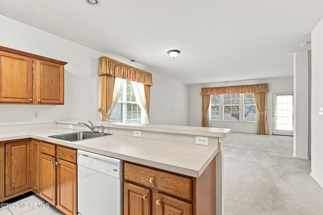 68 Stamford Drive, Jackson, NJ 08527
