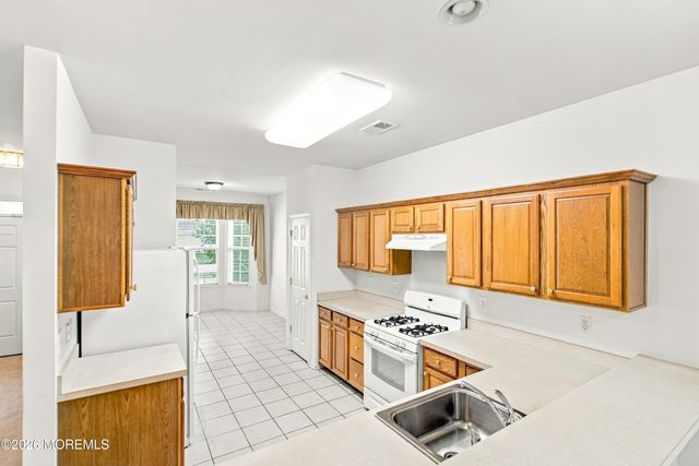 68 Stamford Drive, Jackson, NJ 08527
