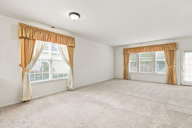 68 Stamford Drive, Jackson, NJ 08527