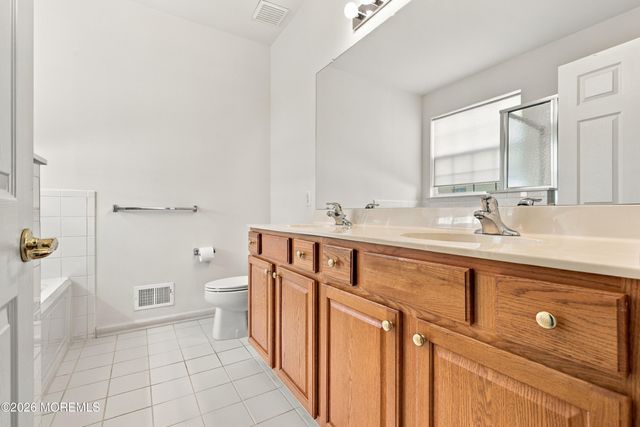 68 Stamford Drive, Jackson, NJ 08527