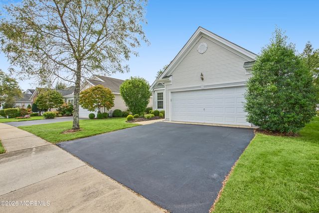 68 Stamford Drive, Jackson, NJ 08527