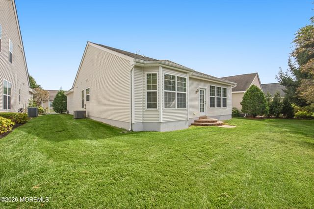 68 Stamford Drive, Jackson, NJ 08527