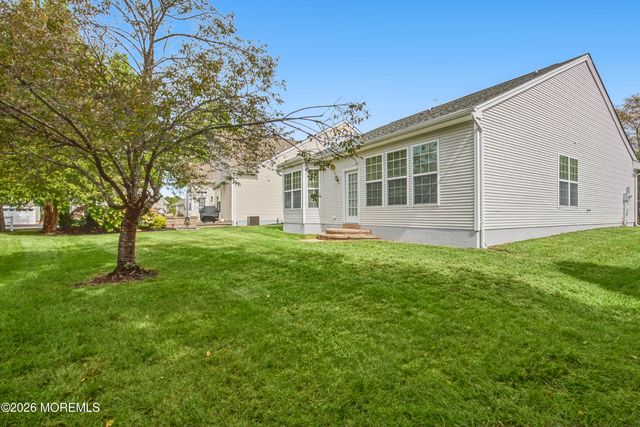 68 Stamford Drive, Jackson, NJ 08527