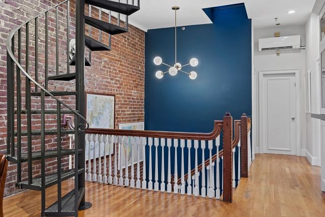 1778 Beacon St 302, Brookline, MA 02445