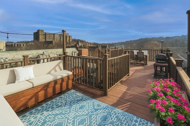 1778 Beacon St 302, Brookline, MA 02445