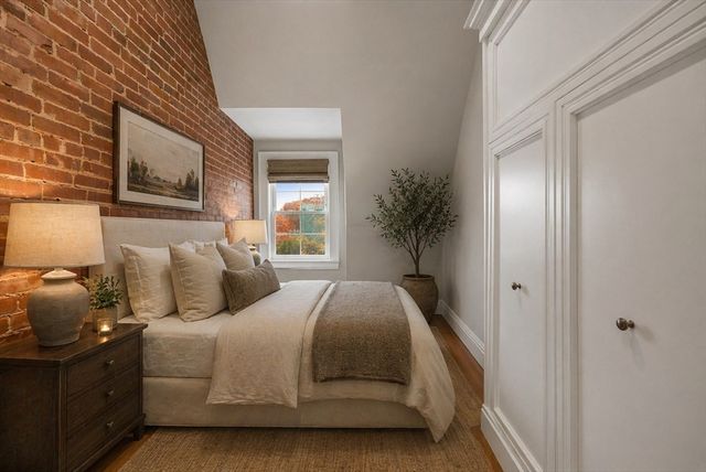 1778 Beacon St 302, Brookline, MA 02445