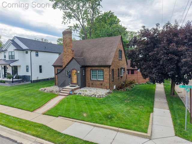 1312 S Harvey Street, Plymouth, MI 48170