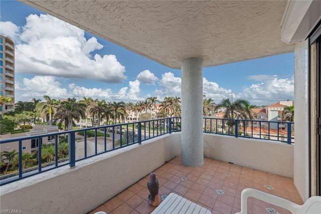 4451 Gulf Shore BLVD N # 505, Naples, FL 34103