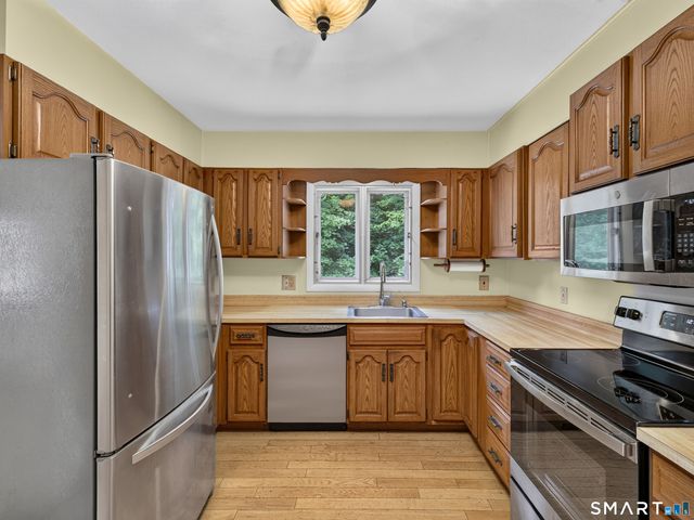 54 Deforest Drive, North Branford, CT 06471