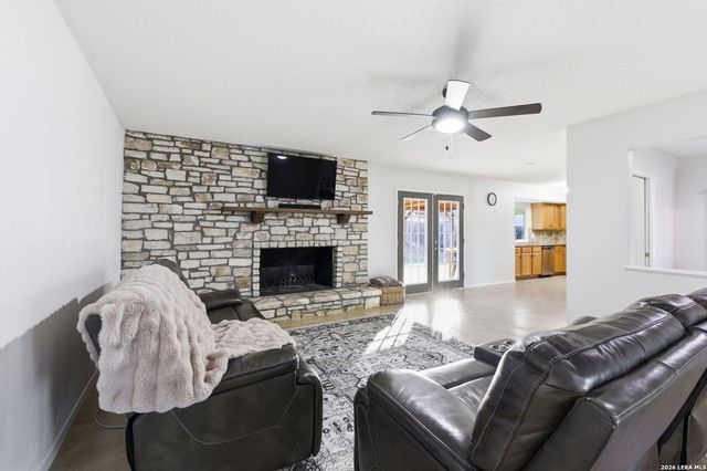 5914 Freemans Farm, San Antonio, TX 78233